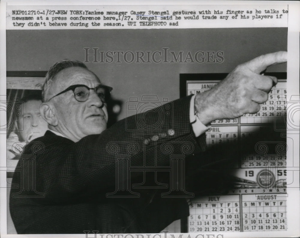 1959 Press Photo New York Yankees manager Casey Stengel at a press conference- Historic Images