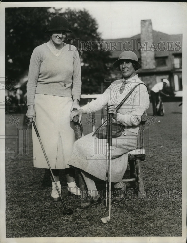 1934 Press Photo golfers Maureen Orcutt and Doris Chambers discuss Nat&#39;l Open- Historic Images