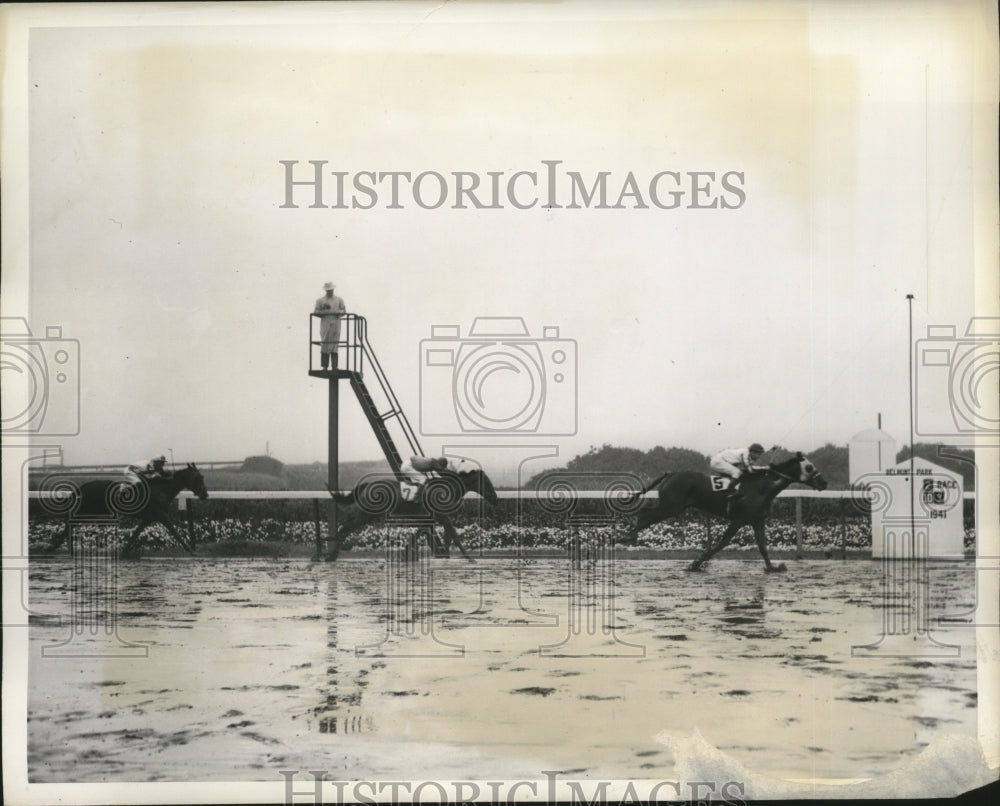 1941 Press Photo Haut Mond beats Battle Won and Janegri at Belmont Race Track- Historic Images