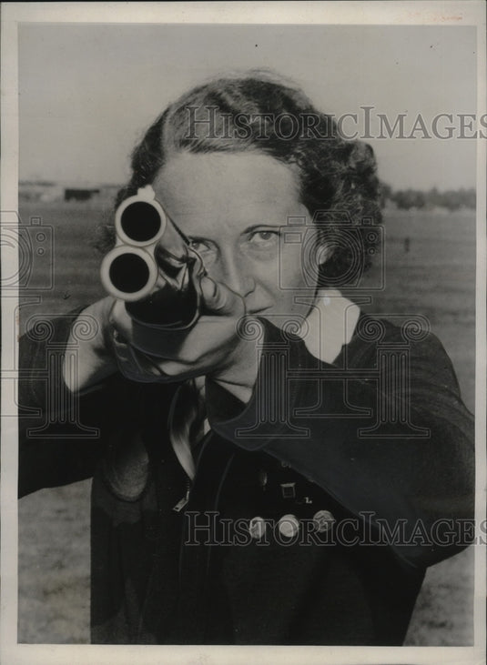 1940 Press Photo Lela Hall wins title, North American Clay Turret Championships- Historic Images