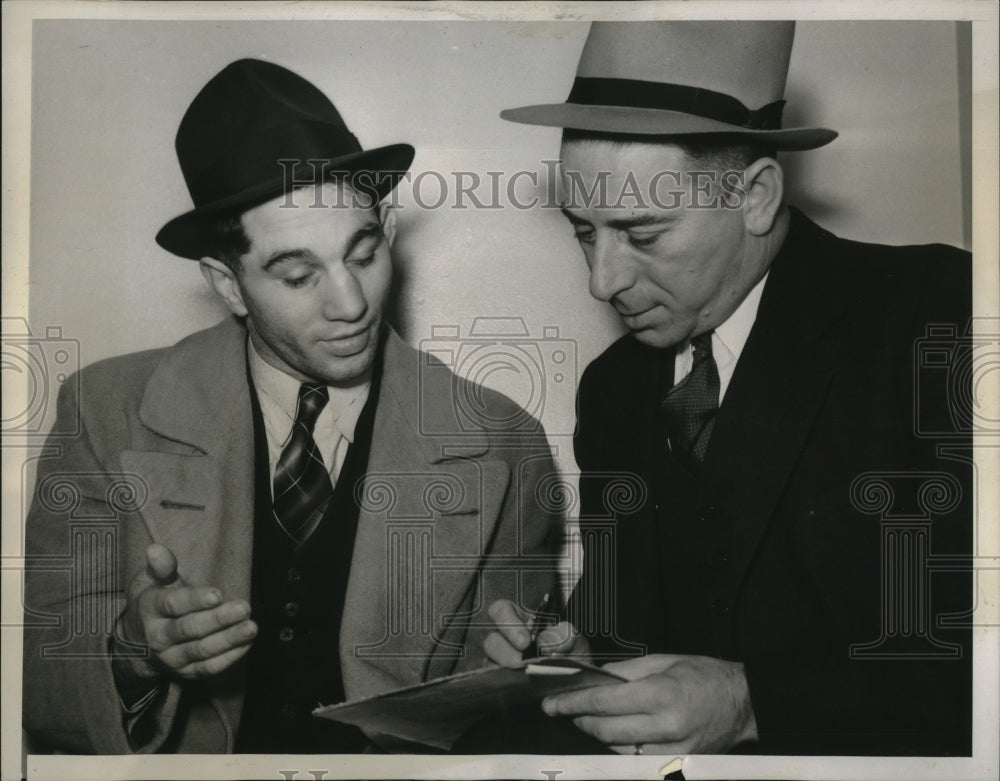 1938 Press Photo Boxer George Salvadore questioned by San Francisco police- Historic Images