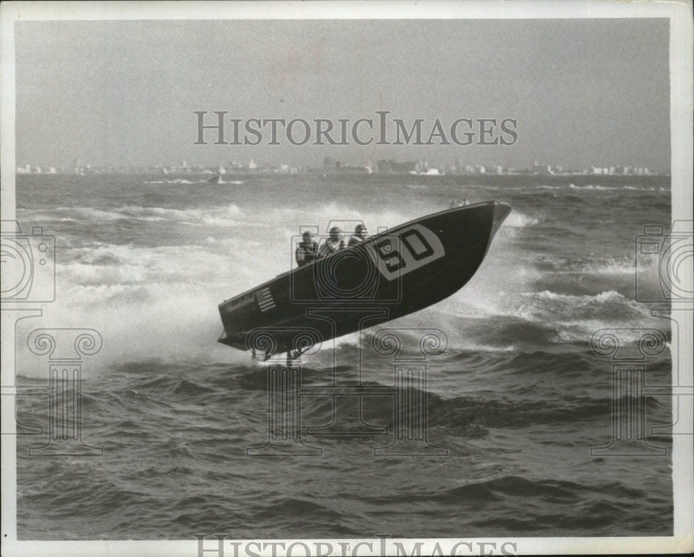 1966 Press Photo Powerboats compete in Hurricane Classic St. Petersburg Beach FL- Historic Images