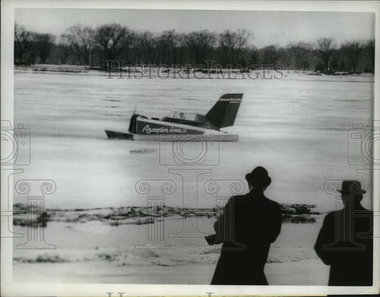 1962 Press Photo Dr. William Bertelson, "Arcopter" on frozen Mississippi River- Historic Images