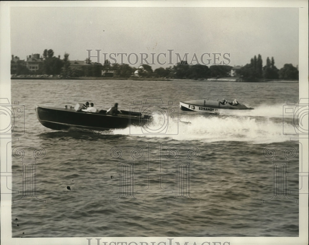 1935 Press Photo Ednandy laps Petrel during Virginia Gold Cup boat race in VA- Historic Images