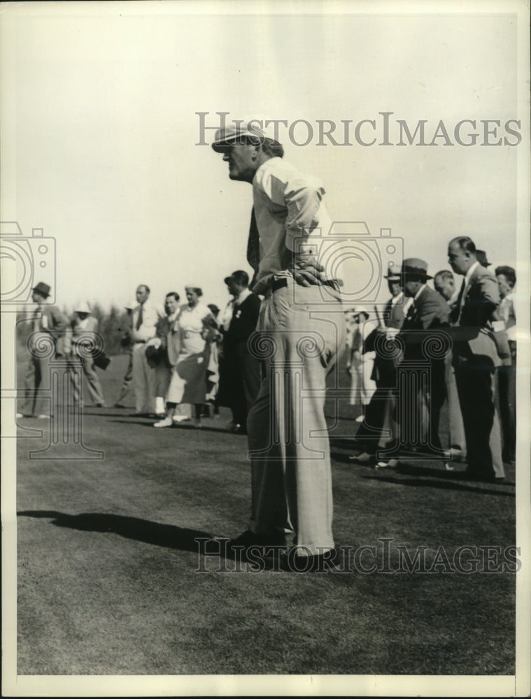 1935 Press Photo Golfer Frank Walsh competing on the Miami Biltmore golf course- Historic Images