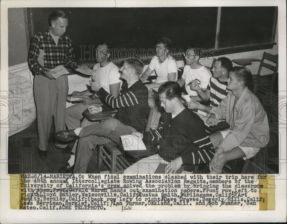 1950 Press Photo University of California crew team studies while at Regatta- Historic Images