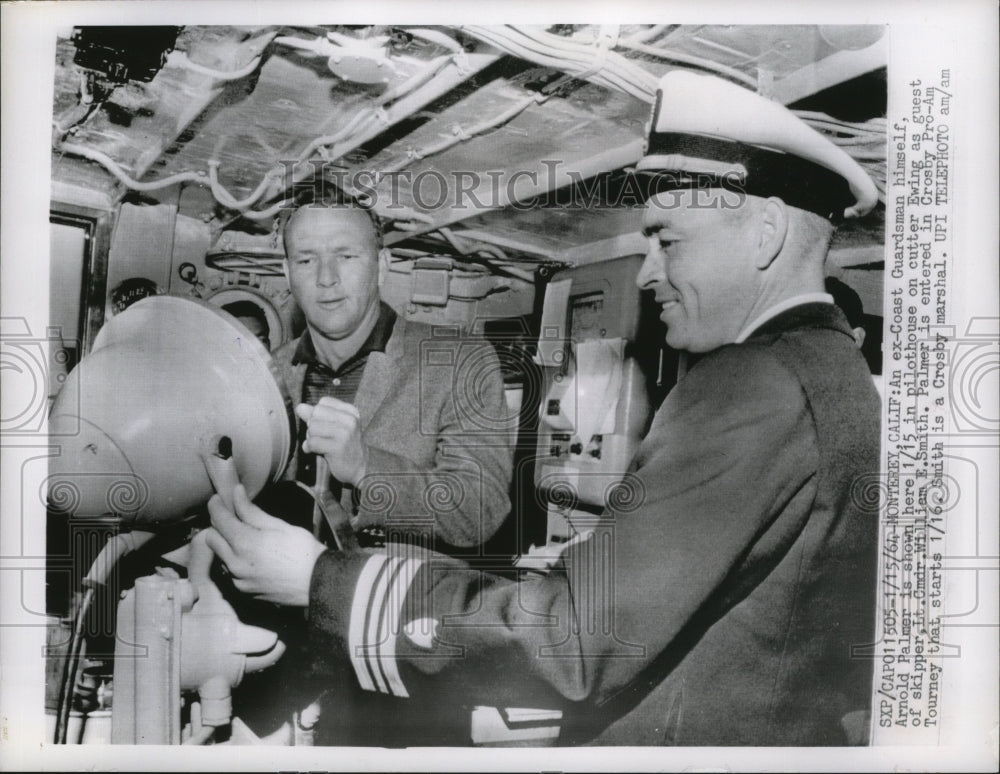 1964 Press Photo Golfer Arnold Palmer in pilothouse of cutter Ewing - nes51847