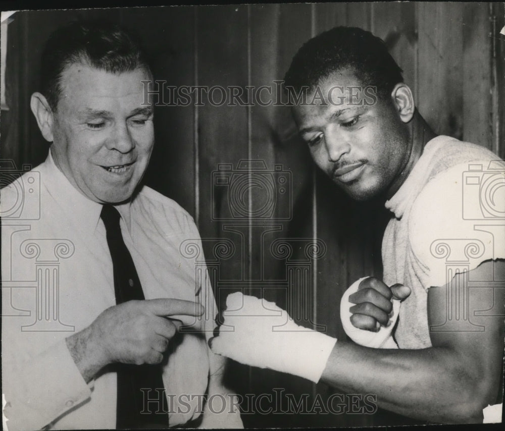 Press Photo Boxers Mickey Walker and Sugar Ray Robinson - nes51857- Historic Images