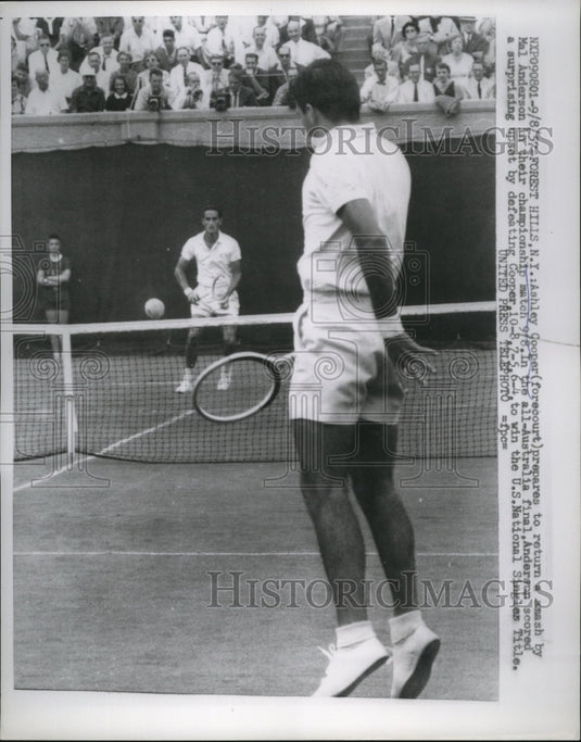 1957 Press Photo Ashley Cooper plays Mal Anderson in tennis match, Forest Hills- Historic Images