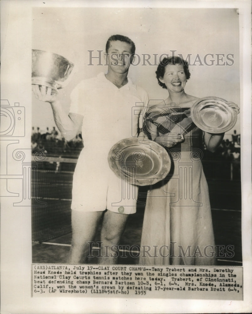 1955 Press Photo Tennis champions Tony Trabert and Dorothy Head Knode- Historic Images