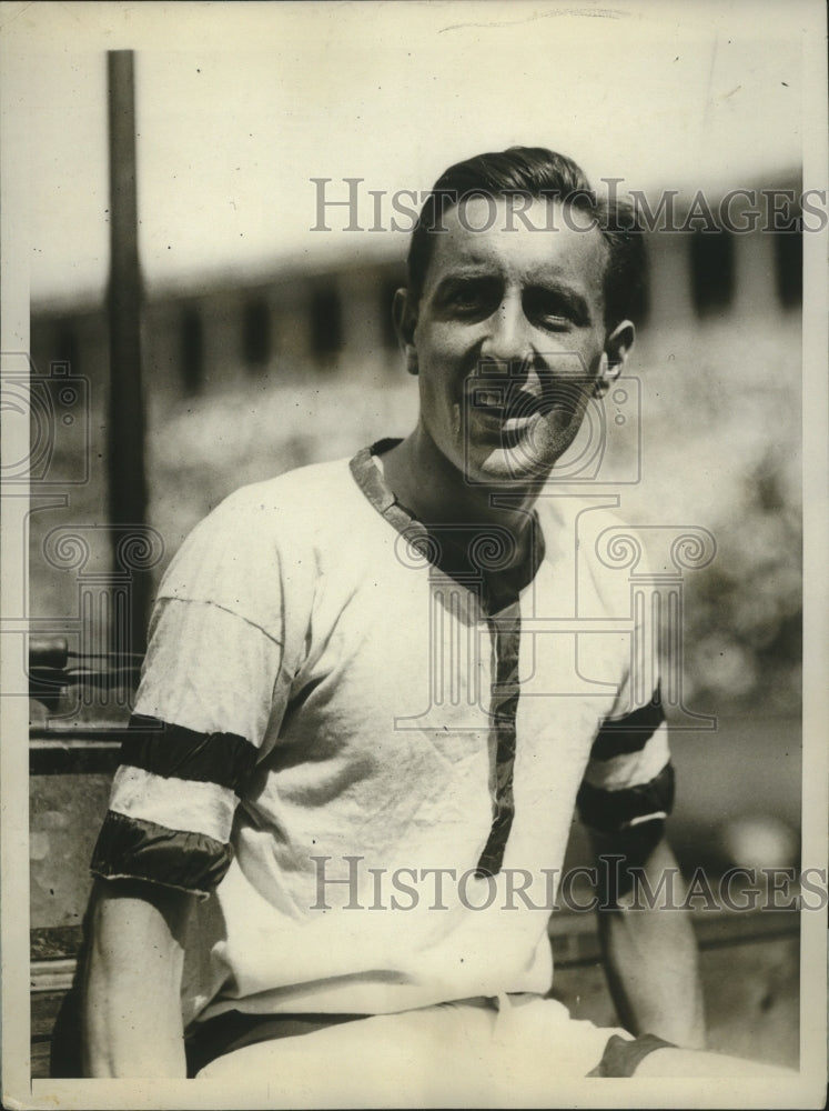 1929 Press Photo "Roly" Harper of Oxford, winner of 120 Yard High Hurdles- Historic Images