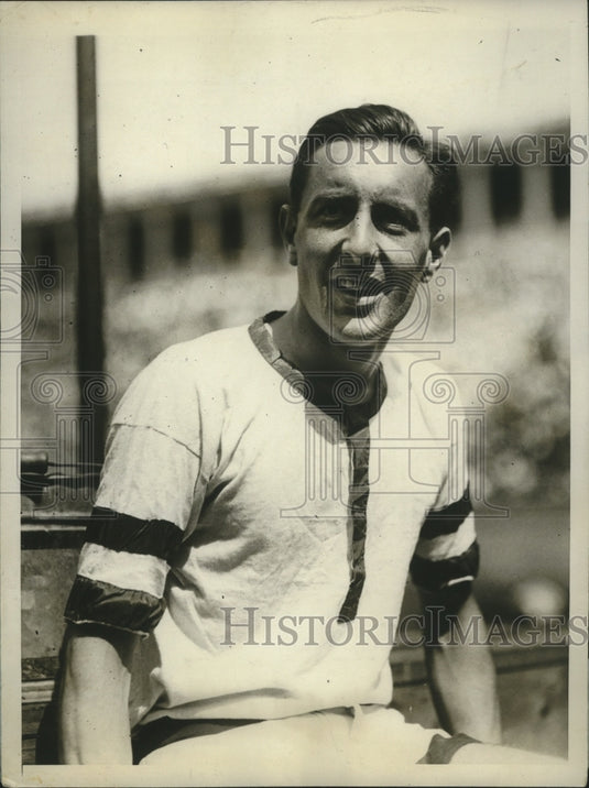 1929 Press Photo "Roly" Harper of Oxford, winner of 120 Yard High Hurdles- Historic Images