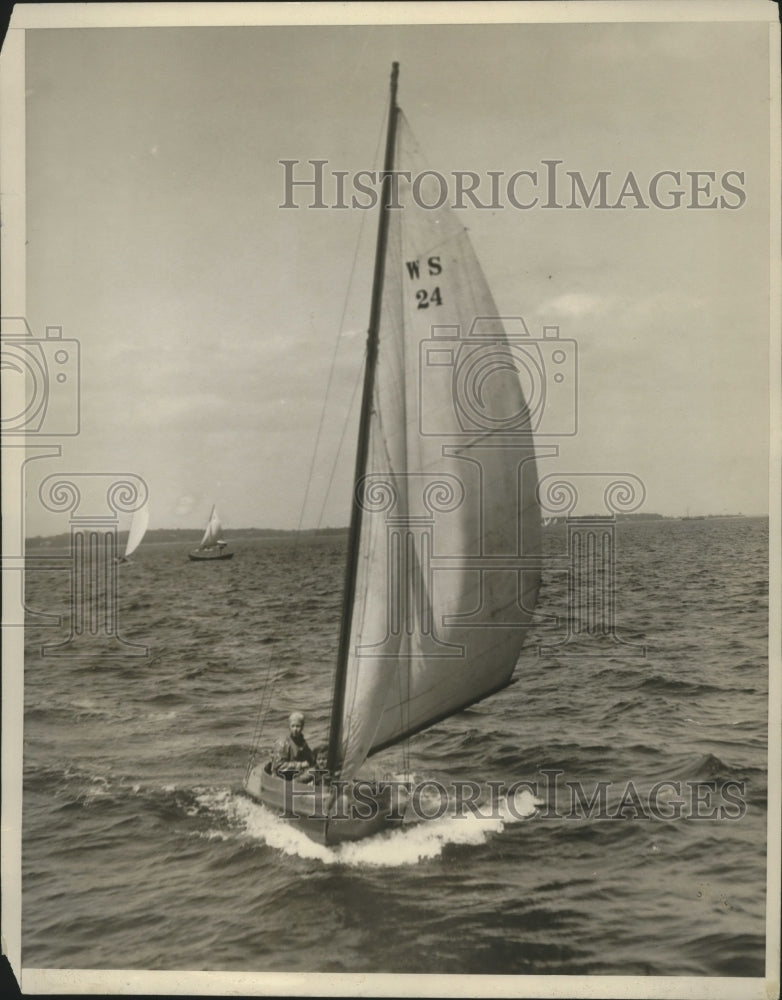 1930 Press Photo The Wes Nipple sails in Golden Jubilee Regatta, Larchmont NY- Historic Images