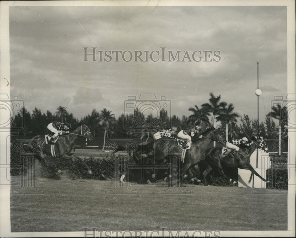 1938 Press Photo jockey Joe Renick atop Maeriel wins Miami Beach Handicap- Historic Images