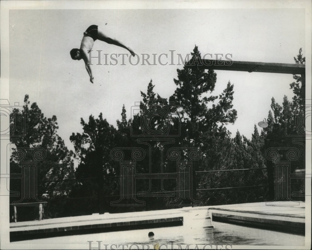 1935 Press Photo 13 year old Reggie Cooper, a tennis and diving star - nes52869- Historic Images