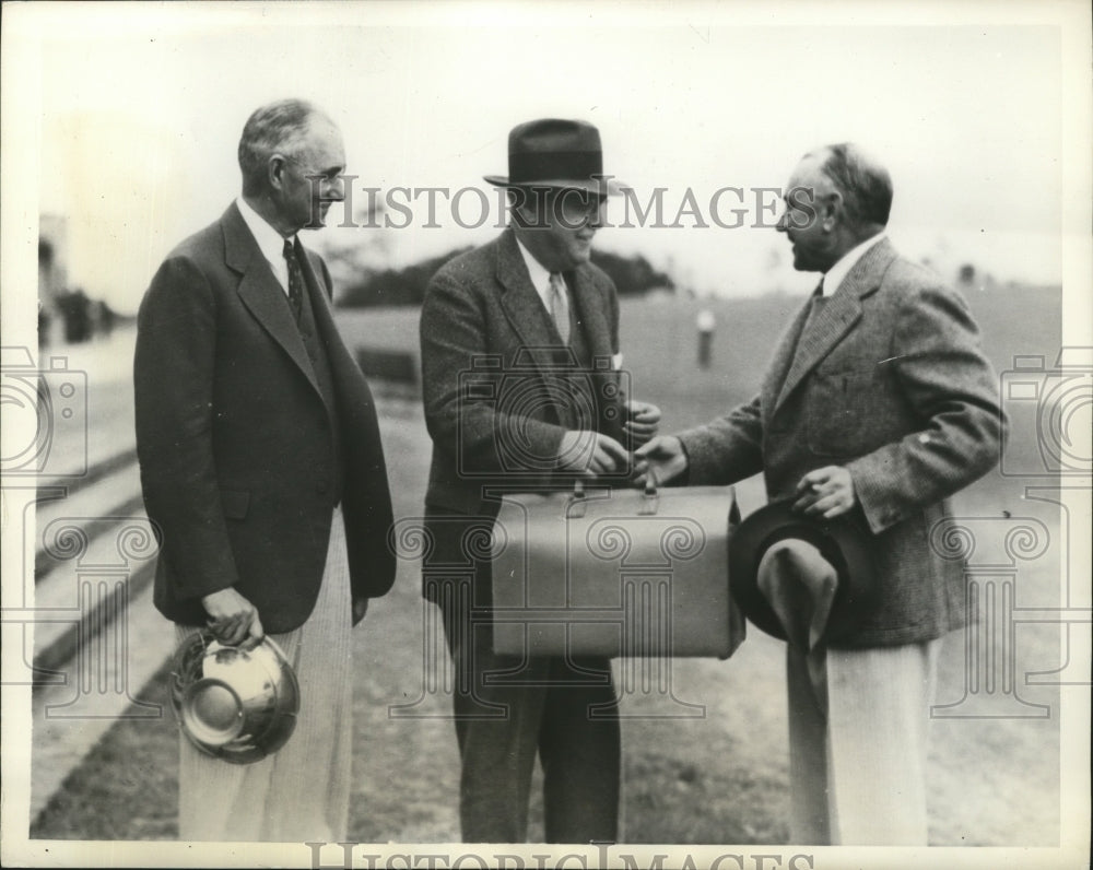 1935 Press Photo Fred Powdrell loses to B.L. Tyrrel in seniors golf tournament- Historic Images