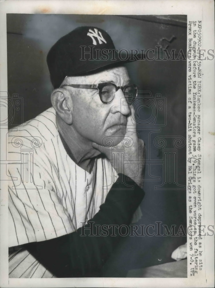 1959 Press Photo Yankees mgr. Casey Stengel looking depressed about bad season- Historic Images