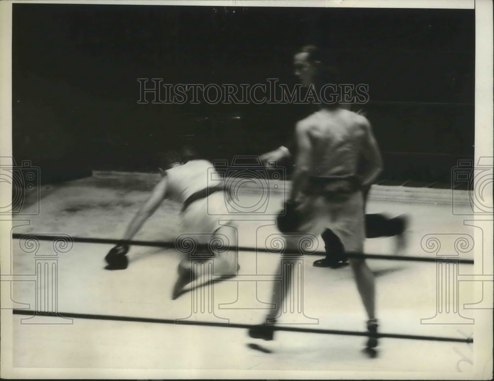 1932 Press Photo Eddie Flynn of U.S. knocks down E. Campe of Germany, Olympics- Historic Images