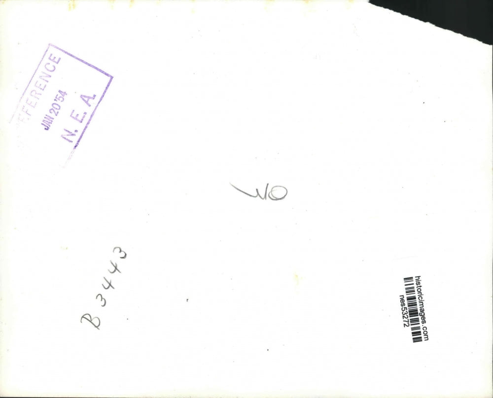 1954 Press Photo Fred Wampler in sand at Los Angeles Open in California