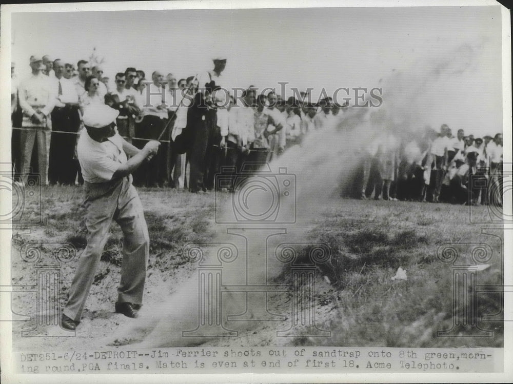 1943 Press Photo Jim Farrier in sandtrap at PGA golf at Detroit Michigan- Historic Images