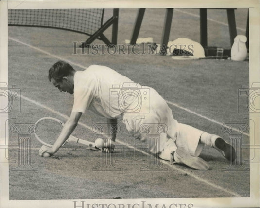1939 Press Photo Chester Murphy falls in championship match with Robert Riggs,- Historic Images