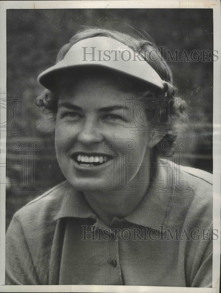 1957 Press Photo Betsy Rawls at US Women's Open at Winged Foot course in NY- Historic Images