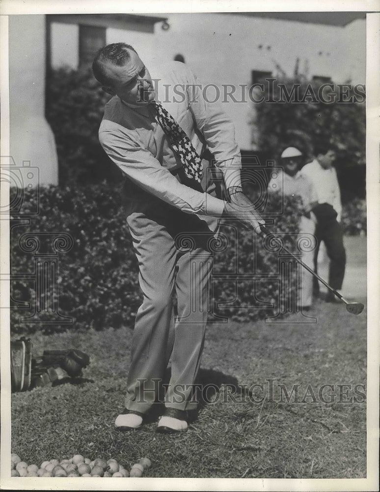 1945 Press Photo Vic Ghezzi practicing at Miami Open in Florida - nes53742- Historic Images