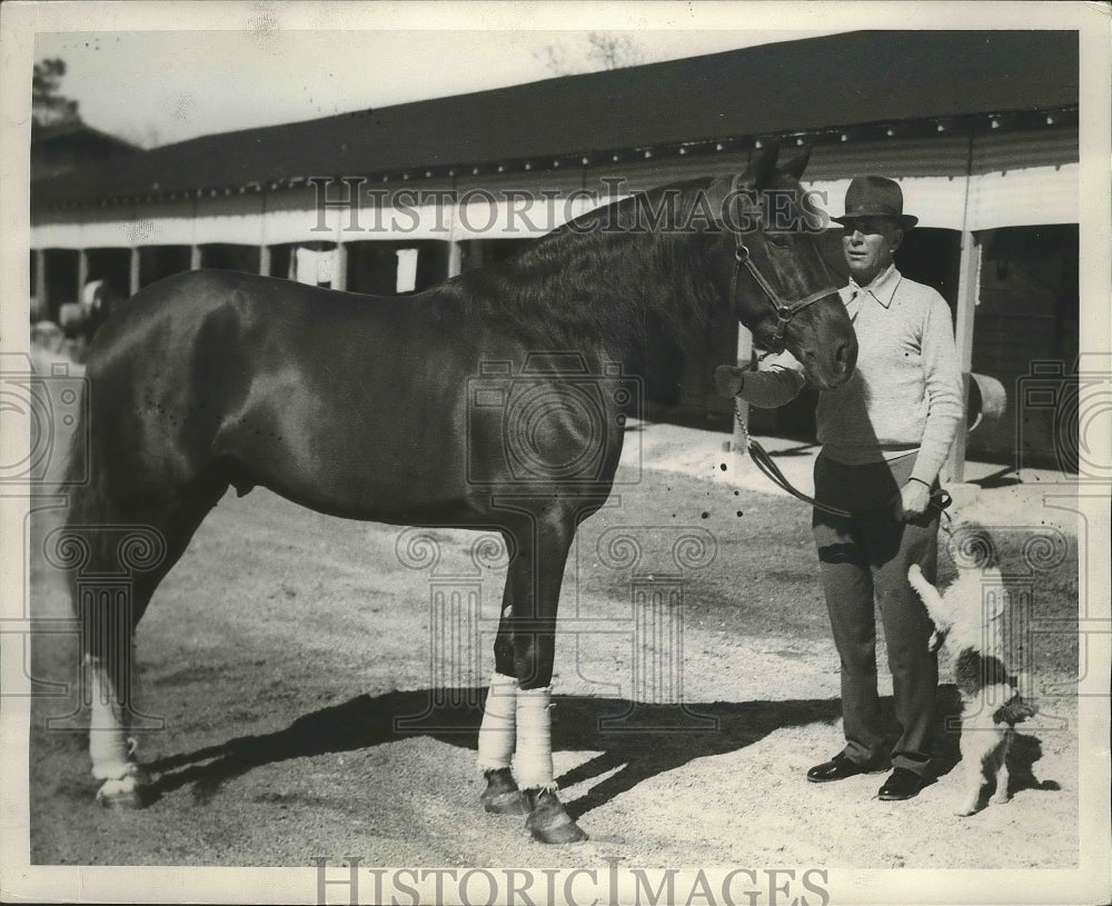 1936 Press Photo Fred Egan with racehorse Recovery for the Hambletonian- Historic Images