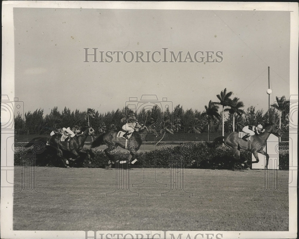 1940 Press Photo Johnson on Sandy Boot wins Miami Beaach handicap vs Many Stings- Historic Images