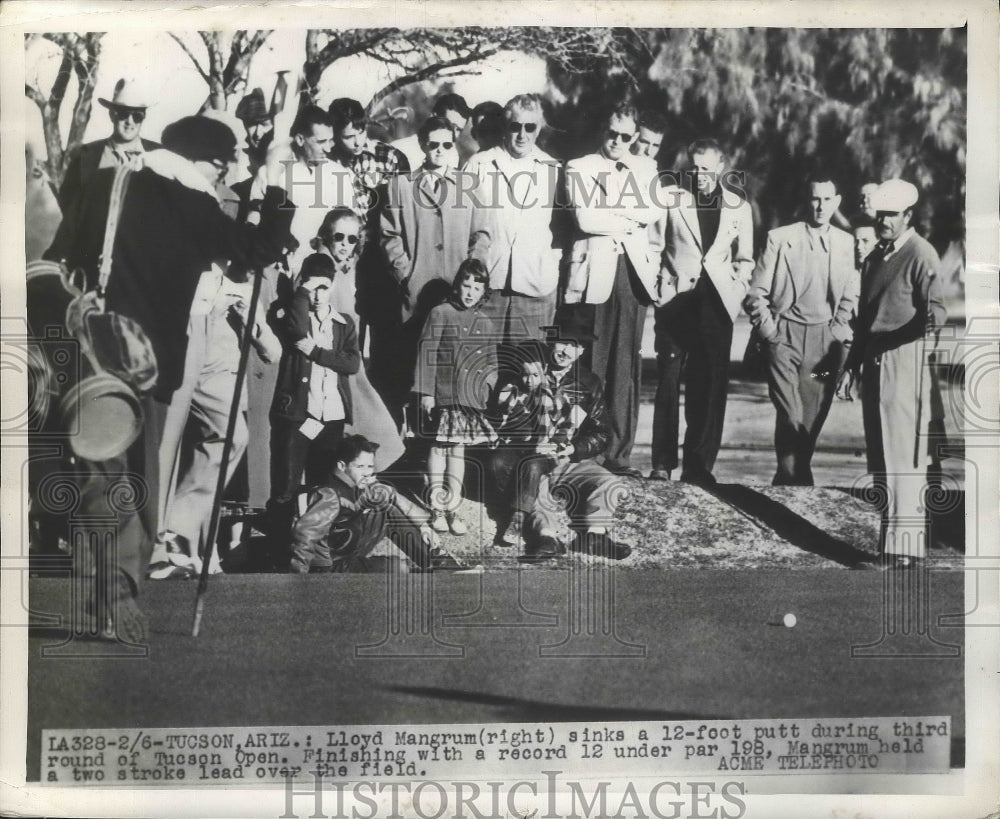 1949 Press Photo Lloyd Mangrum putts at Tuscon Open &amp; leads the field- Historic Images