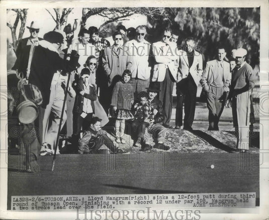 1949 Press Photo Lloyd Mangrum putts at Tuscon Open & leads the field- Historic Images