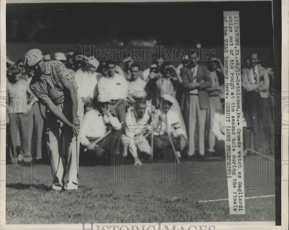 1951 Press Photo Golfer Gagliardi chips from rough at Allentown PA USGA golf- Historic Images