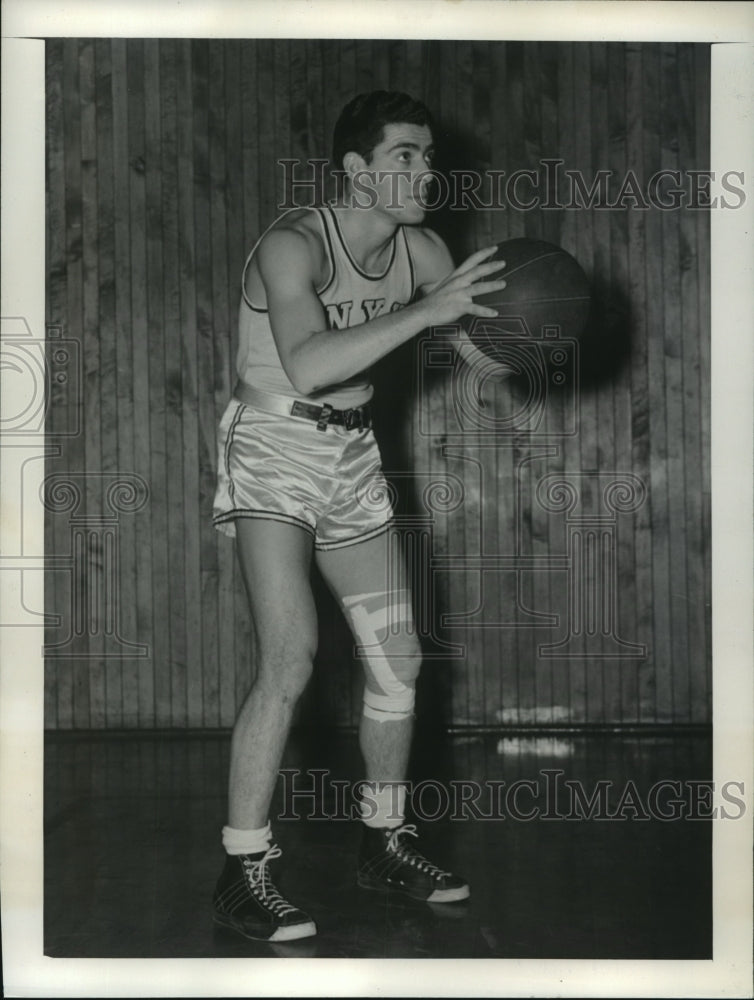 1941 Press Photo Frank Turner Guard on the N.Y.U. Basketball Team - nes54296- Historic Images