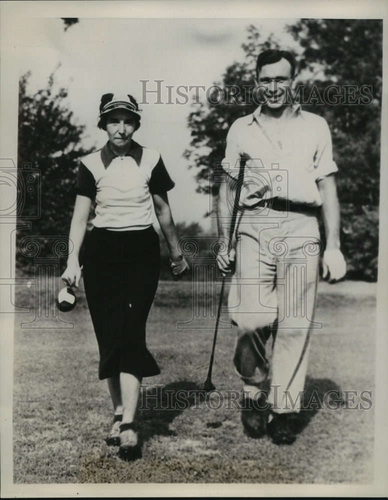 1938 Press Photo Sue Riley &amp; LM Pie Piefferat marathon mixed golf game- Historic Images