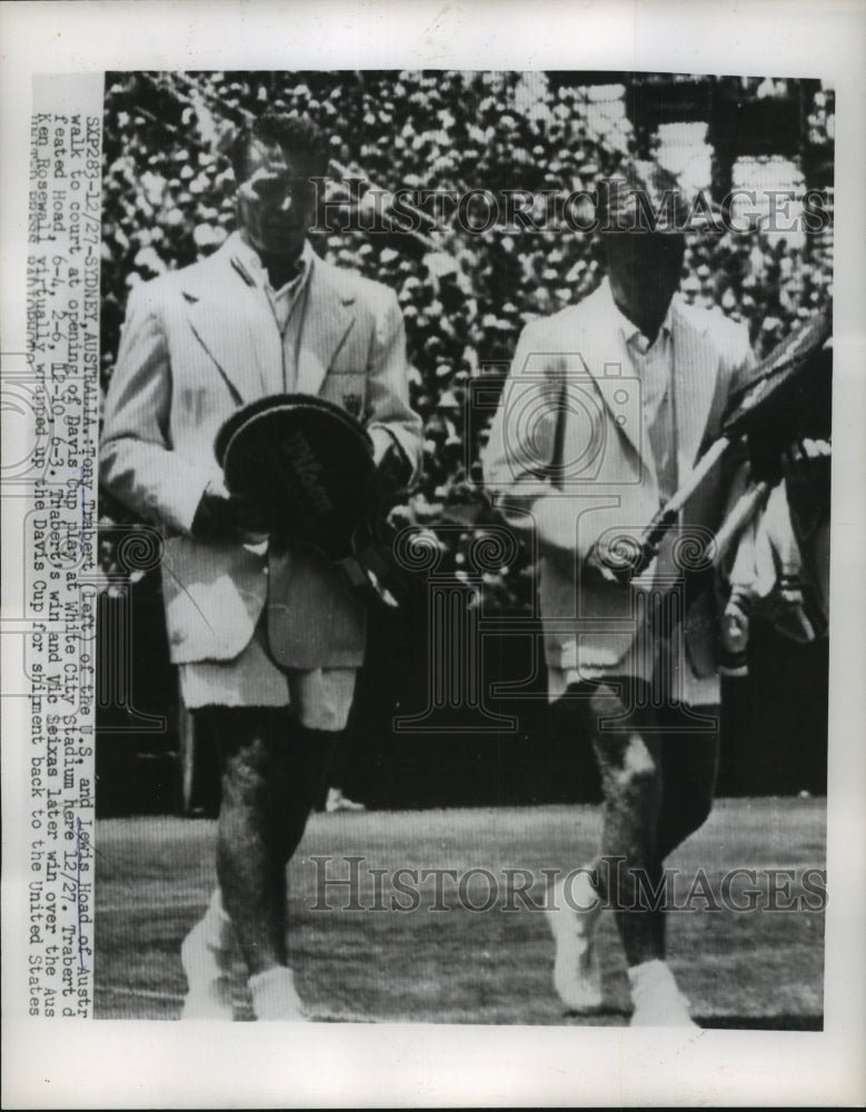 1955 Press Photo Tony Trabert &amp; Lewis Hoad Walk to Court at Opening of Davis Cup- Historic Images