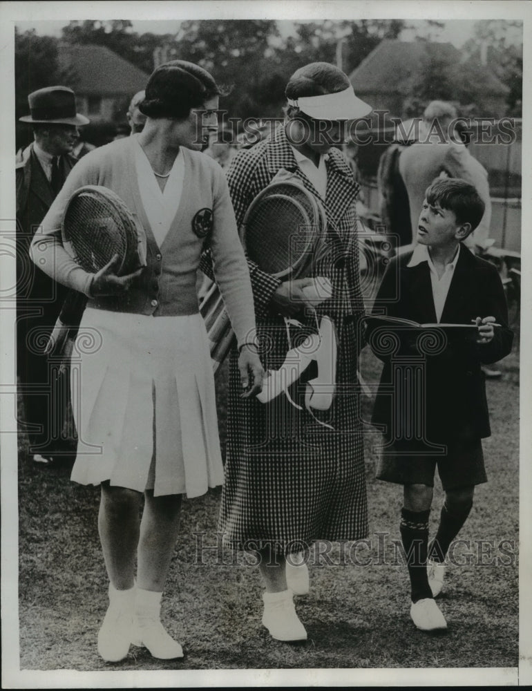 1935 Press Photo Young Man Wants Helen Moody&#39;s Autograph at Kent Tennis Tourney- Historic Images