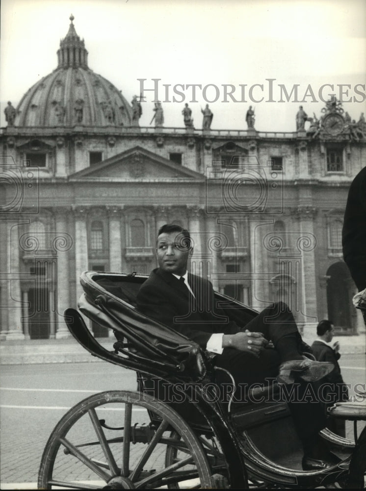 1964 Press Photo Boxer Sugar Ray Robinson in Rome for match against Fabio Betti- Historic Images