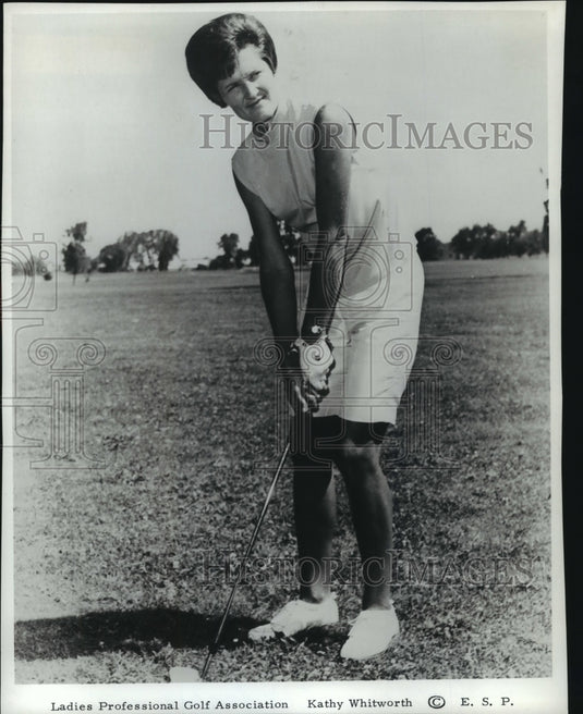 1971 Press Photo Woman golfer Kathy Whitworth in action on a course - nes54674- Historic Images