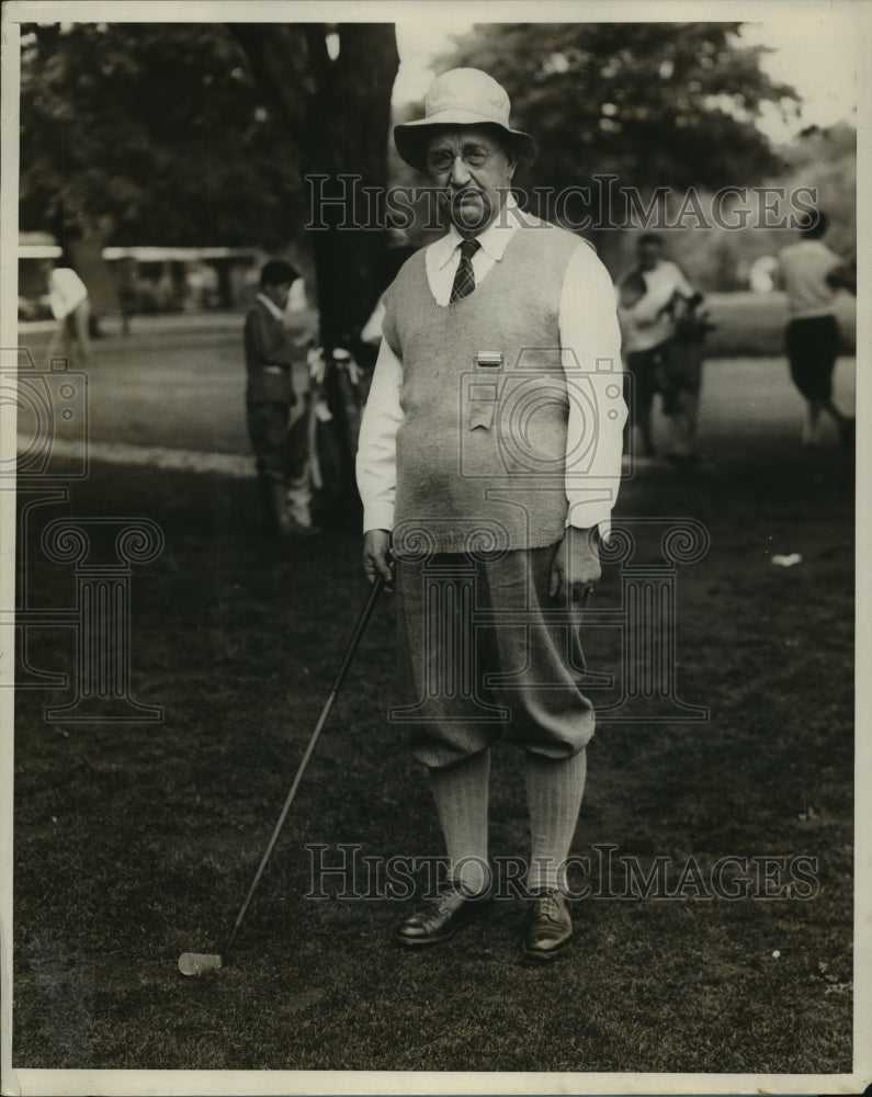 1928 Press Photo Darwin P Kingsley at Father &amp; son golf at Garden City NY- Historic Images