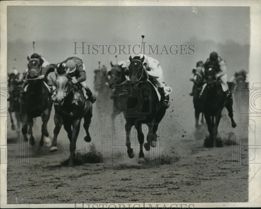 1944 Press Photo Forward & Hedron race at Belmont. Dodson on Forward won- Historic Images