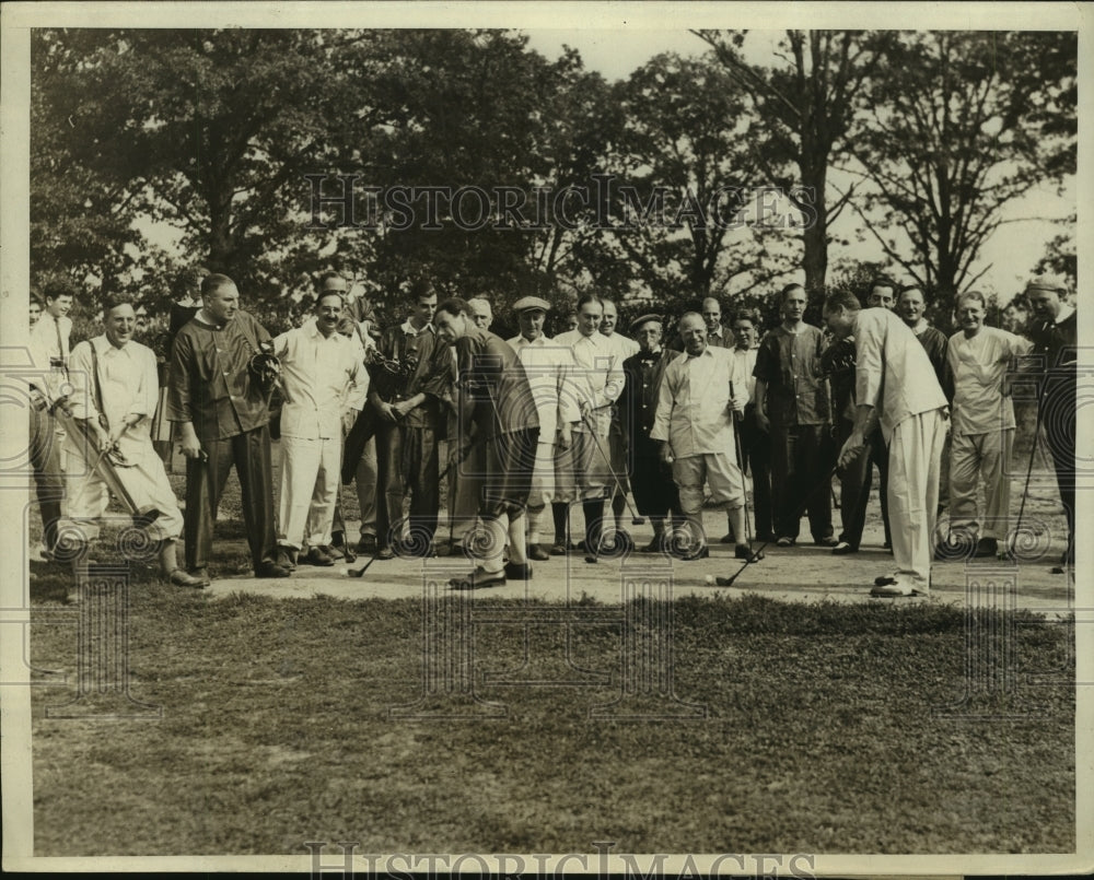 1929 Press Photo Golfers play in their pajamas at Ashbourne Country Club- Historic Images