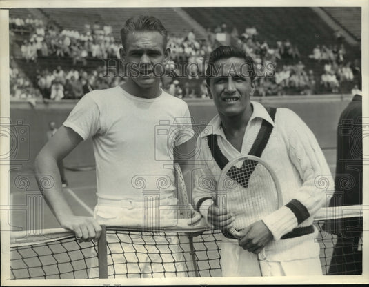 1943 Press Photo Francisco Segura and John Kramer shown before match - nes55499- Historic Images
