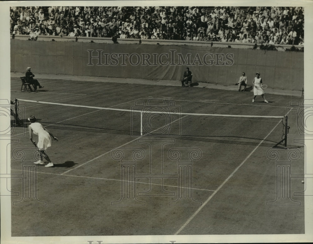 1935 Press Photo View of second round match between Kay Stammers and Edith Moore- Historic Images