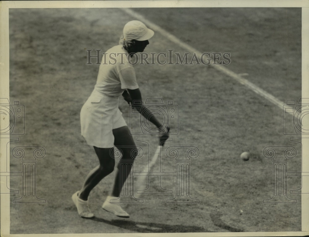 1937 Press Photo Alice Marble in tennis match with Mary Hardwick - nes55592- Historic Images