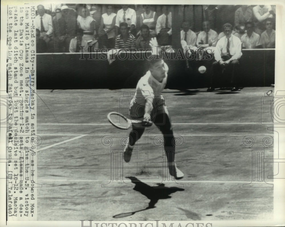 1960 Press Photo Barry MacKay in Singles Match Where He Beat Mario Llamas- Historic Images