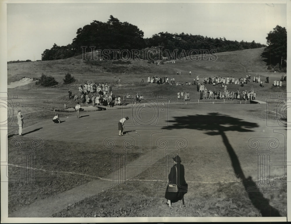 1938 Press Photo Miss Jessie Anderson on the 18th Green with Patty Berg at Essex- Historic Images