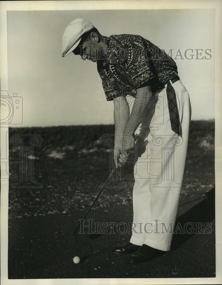 1951 Press Photo Mens Golf Fashion Print Shirt and White Pants - nes55671- Historic Images