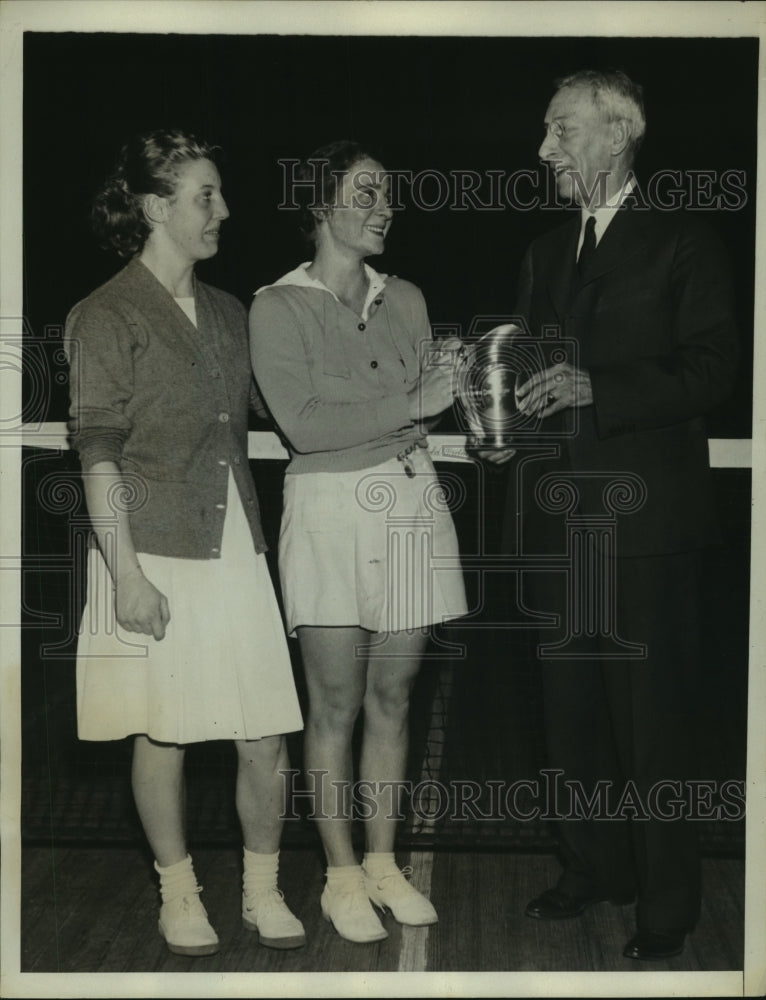 1935 Press Photo Miss Jane Sharp Wins Women&#39;s Indoor Singles Championship- Historic Images