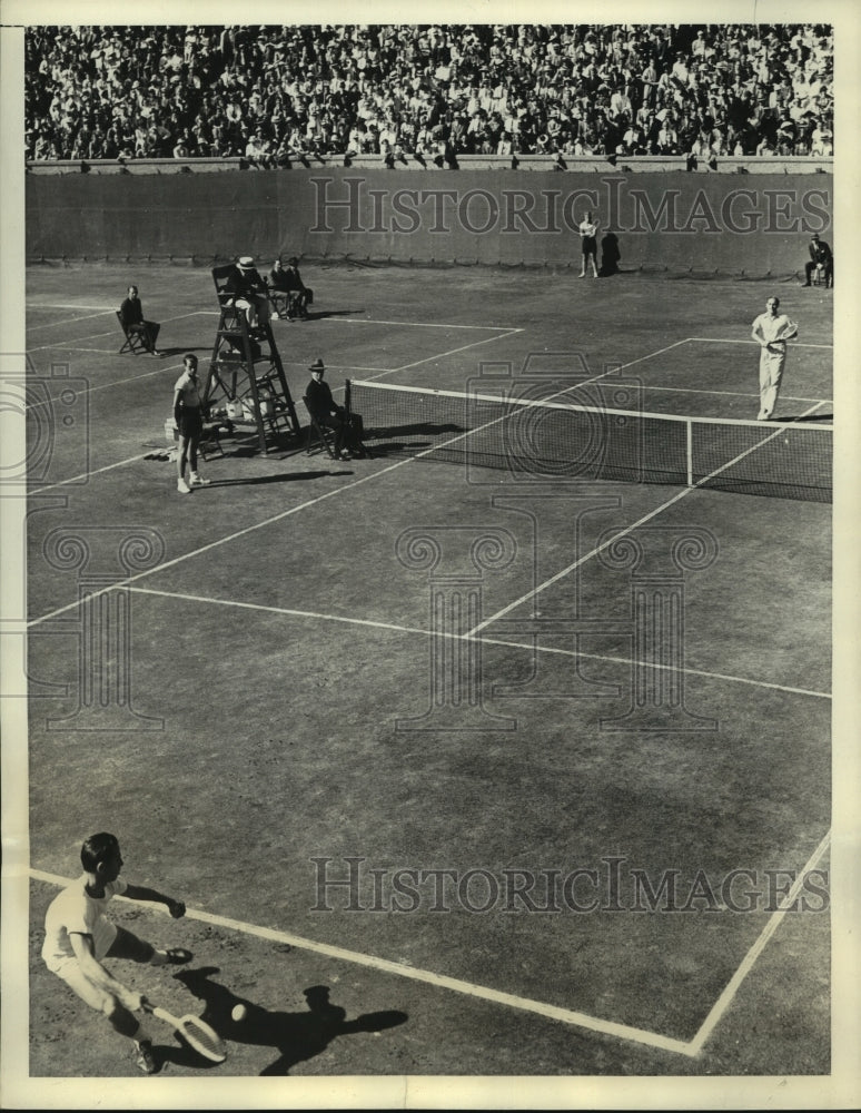 1937 Press Photo Bobby Riggs in match with Baron Golfried Von Cramm - nes55858- Historic Images