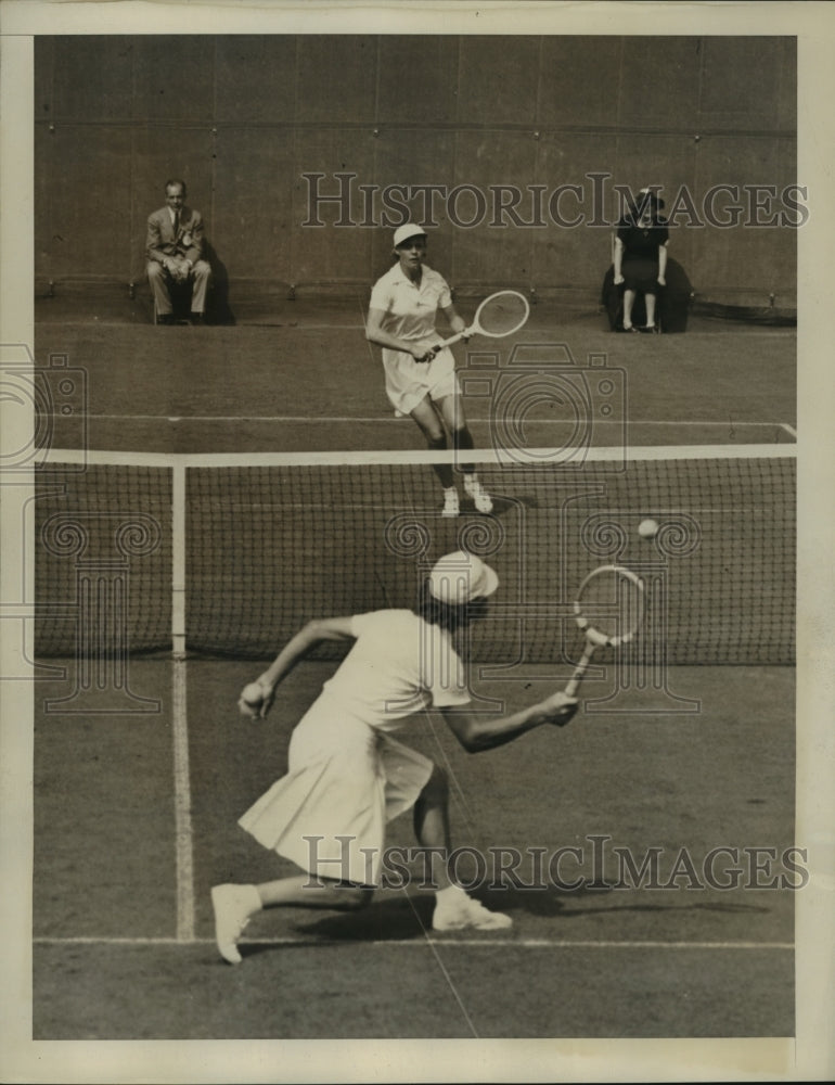 1940 Press Photo Helen Jacobs in action against Alice Marble in finals match- Historic Images